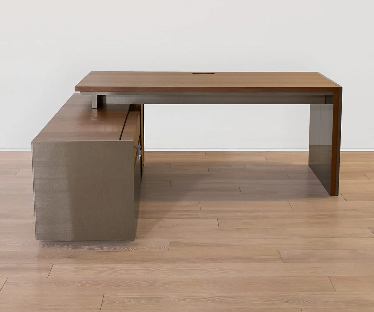 Aversera Executive Desk With Return - Image 9
