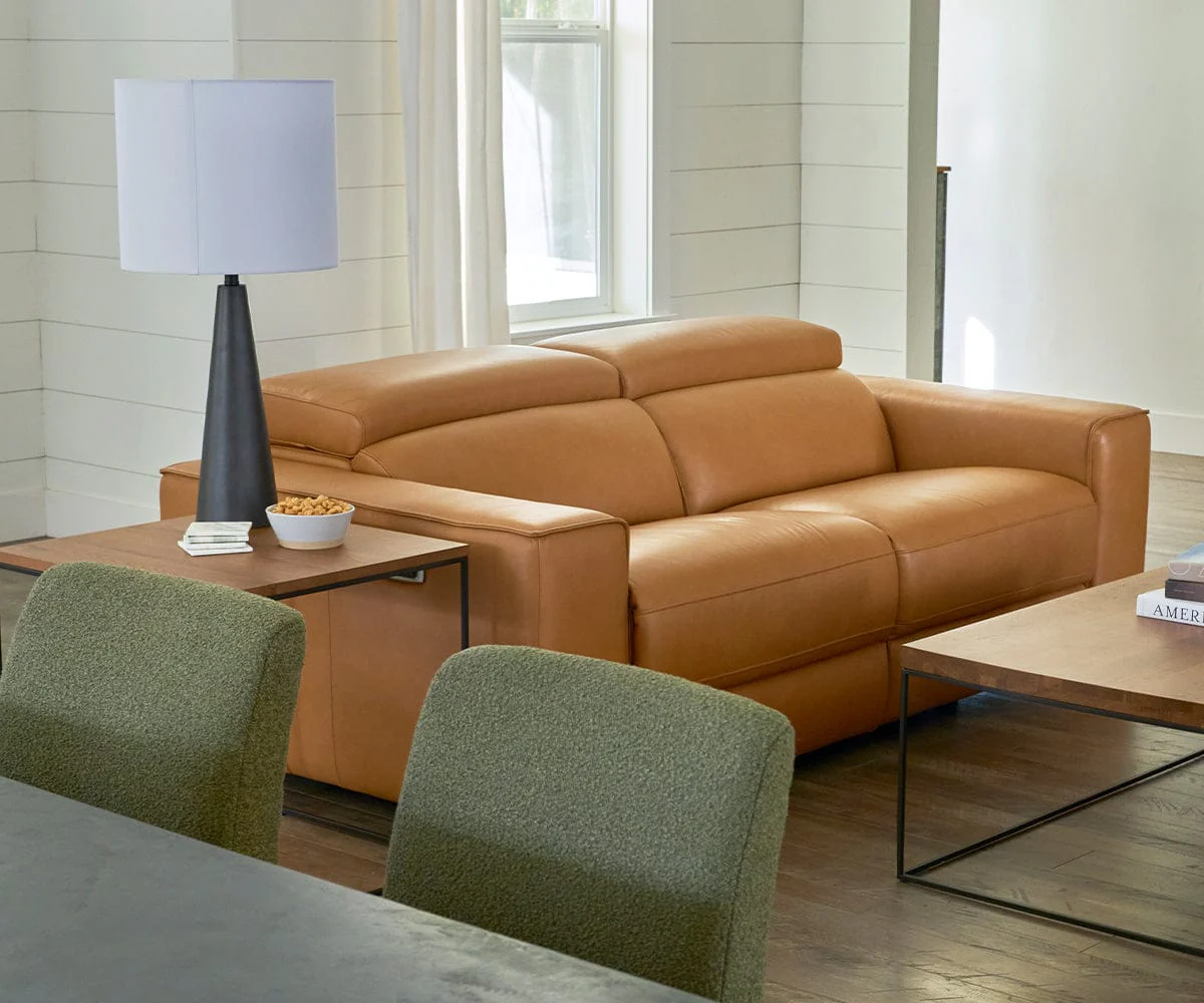 Dyre Table Lamp - Image 3