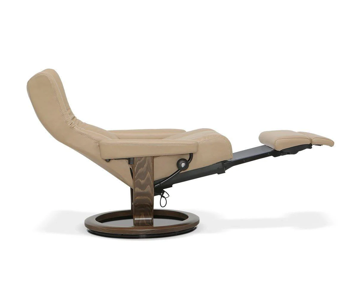 Stressless® Wing Power Leg & Back Recliner - Image 3