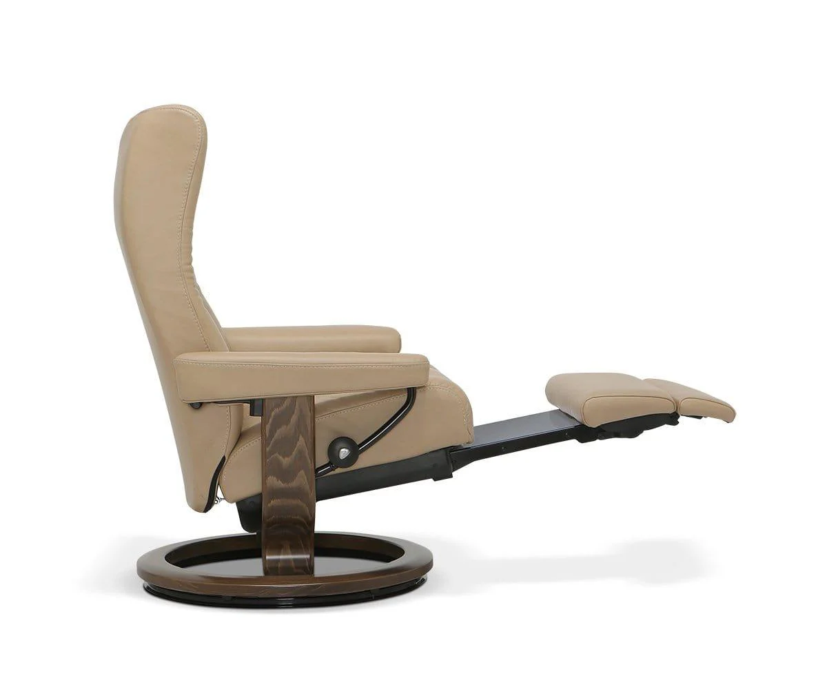 Stressless® Wing Power Leg & Back Recliner - Image 4