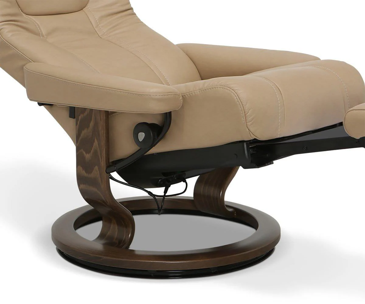 Stressless® Wing Power Leg & Back Recliner - Image 6