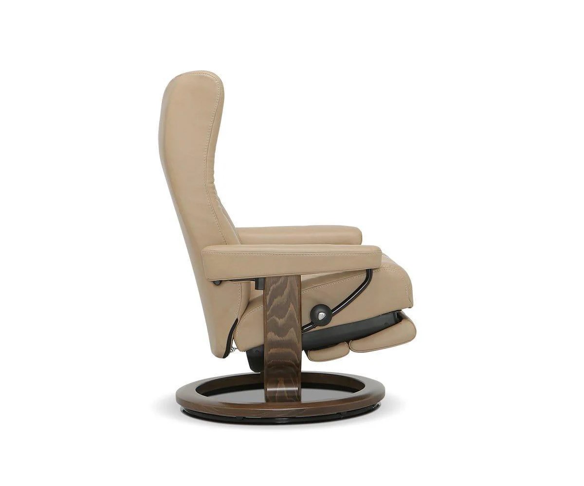 Stressless® Wing Power Leg & Back Recliner - Image 9